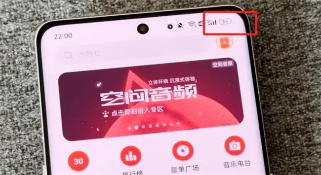 手机电量低打游戏会掉帧吗_手机电量少打游戏会卡吗_玩游戏掉电少的手机